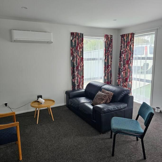Entire House - Brand New 2 Bedroom House Holiday home *